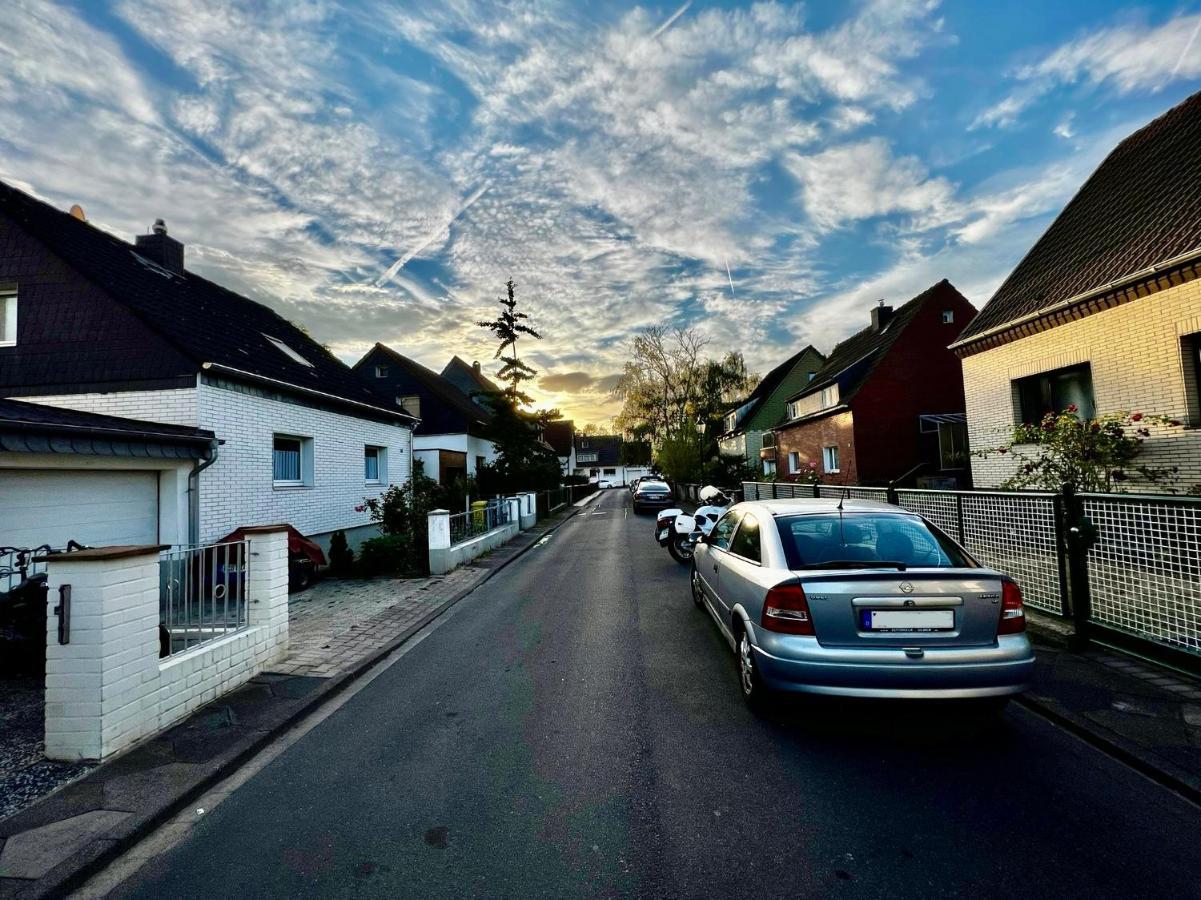 Praktisches Zimmer im Großen Haus mit garten Düsseldorf Exterior foto